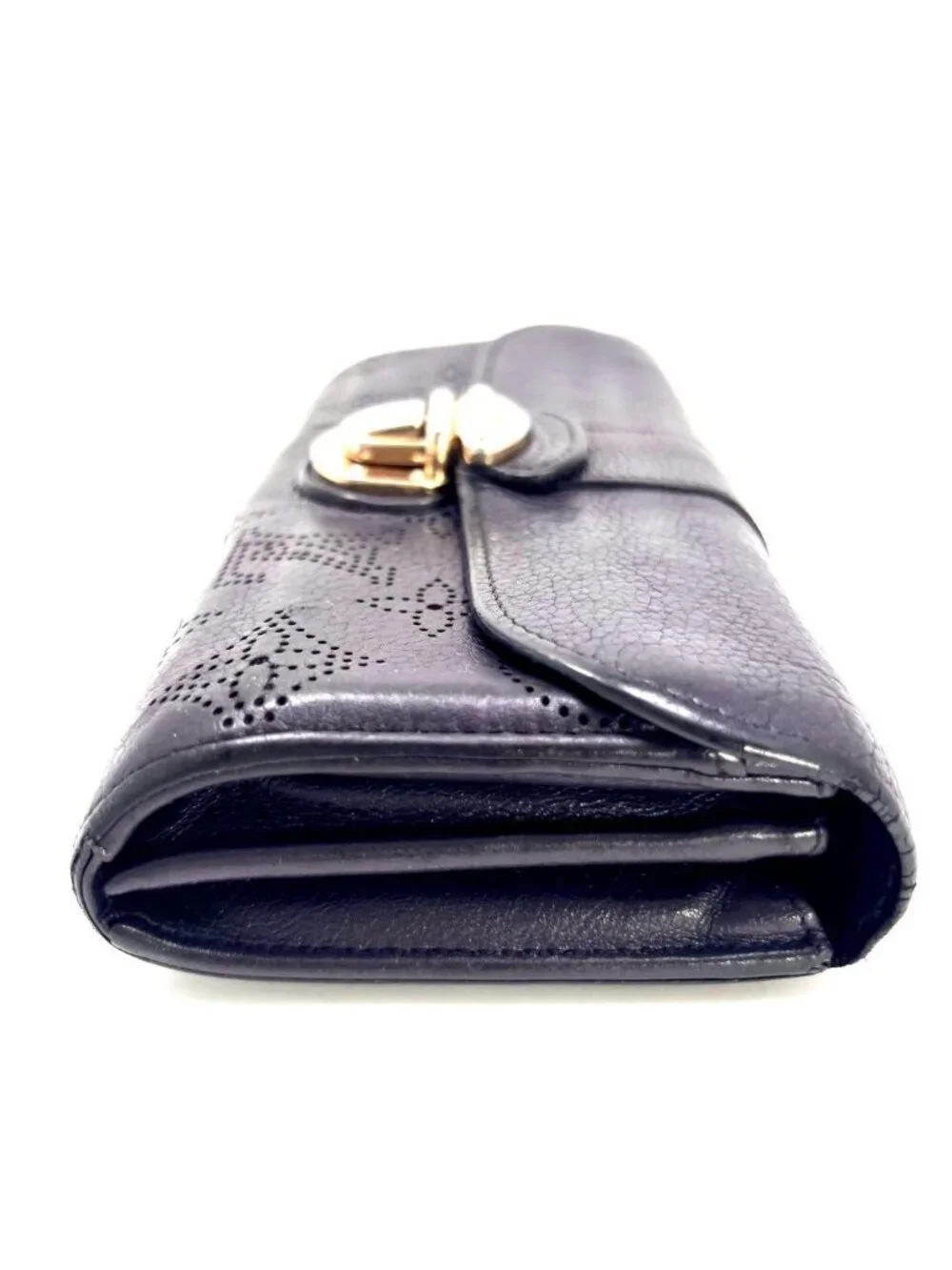 Louis Vuitton color dark